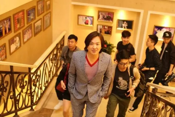 ���ݾS������